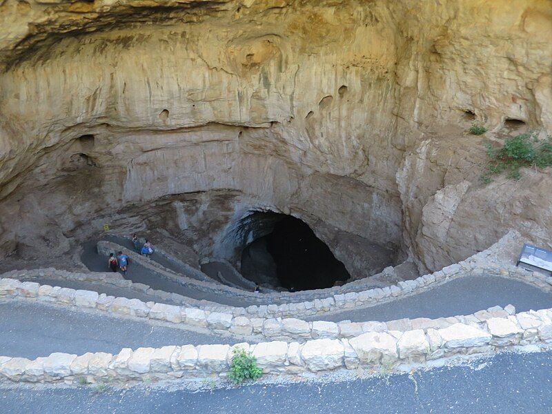 File:Carlsbad Caverns Entrance.jpg