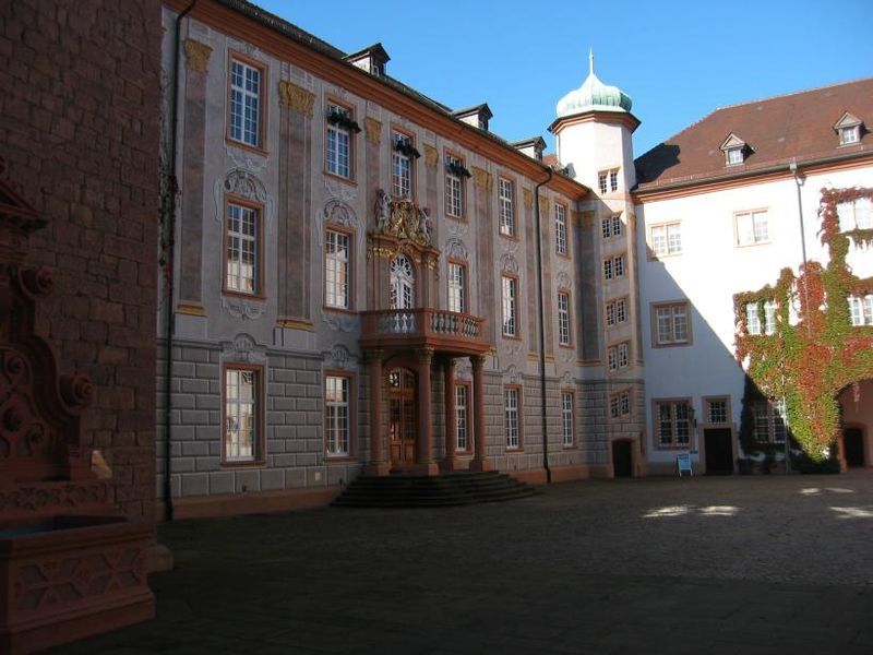 File:Ettlingen Schloss 2.jpg