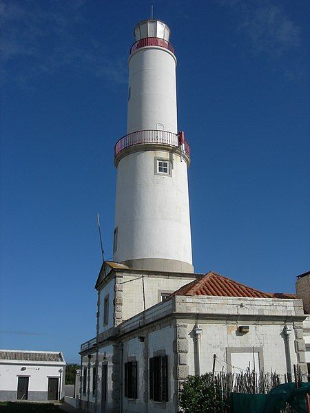 File:Farol de Sines.jpg