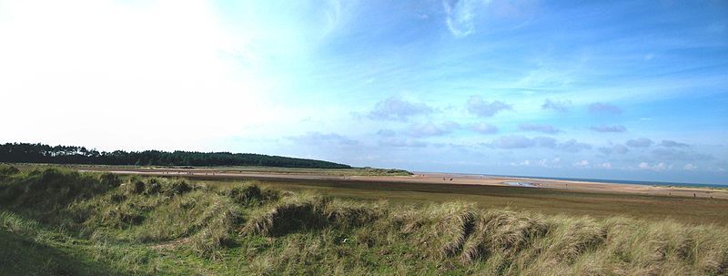 File:Holkam beach.jpg