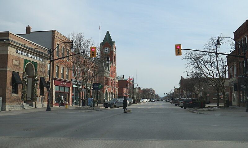 File:Hurontario Street Collingwood.jpg