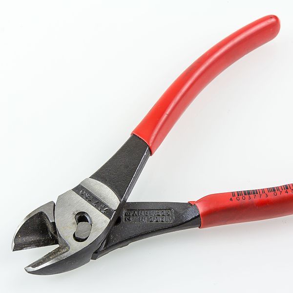 File:Knipex Kraft-Seitenschneider-7743.jpg