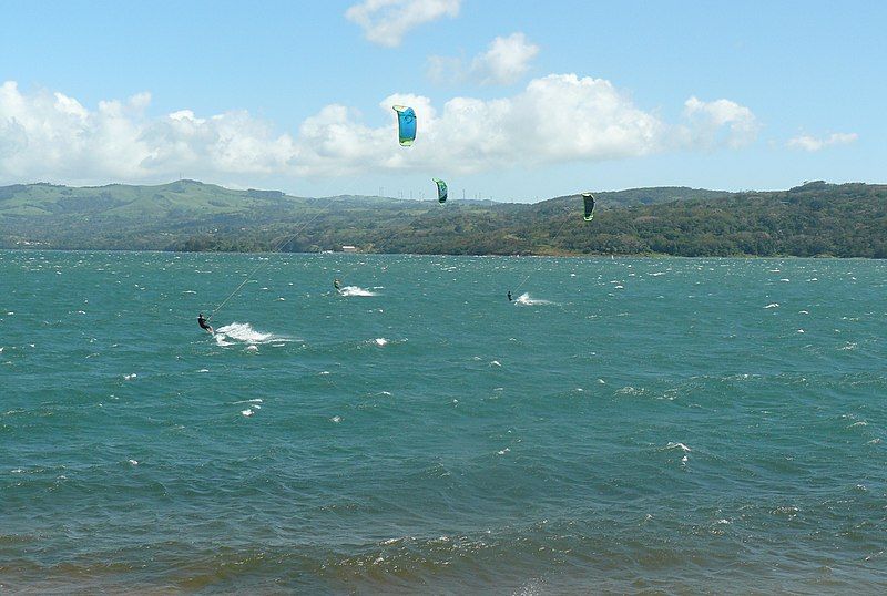 File:Lake Arenal Kitesurfing.JPG