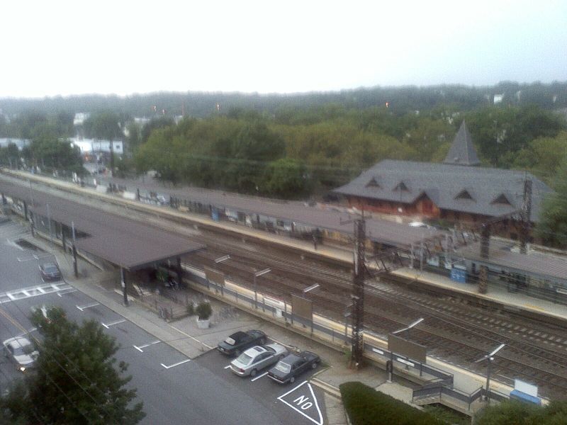 File:Mamaroneck Train Station.jpg