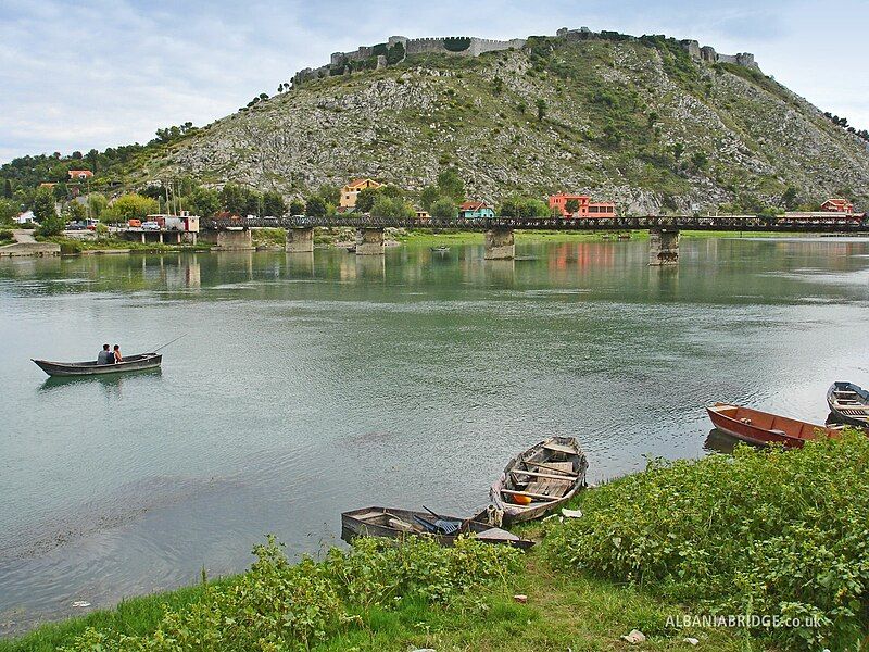 File:Shkodra castle.jpg