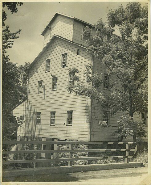 File:Tuthilltown Gristmill.jpg