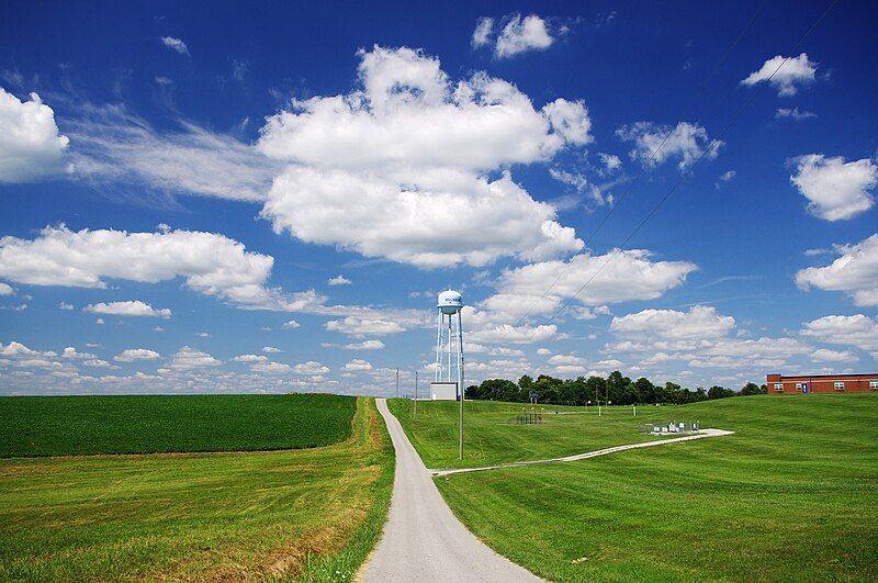 File:Willisburg-Cloyd-water-tower-ky.jpg