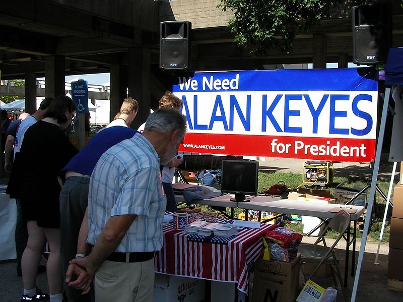 File:Alan Keyes booth.jpg