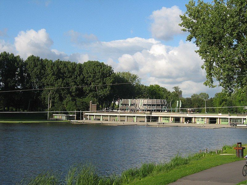 File:Boathouse Bosbaan Netherlands.jpg