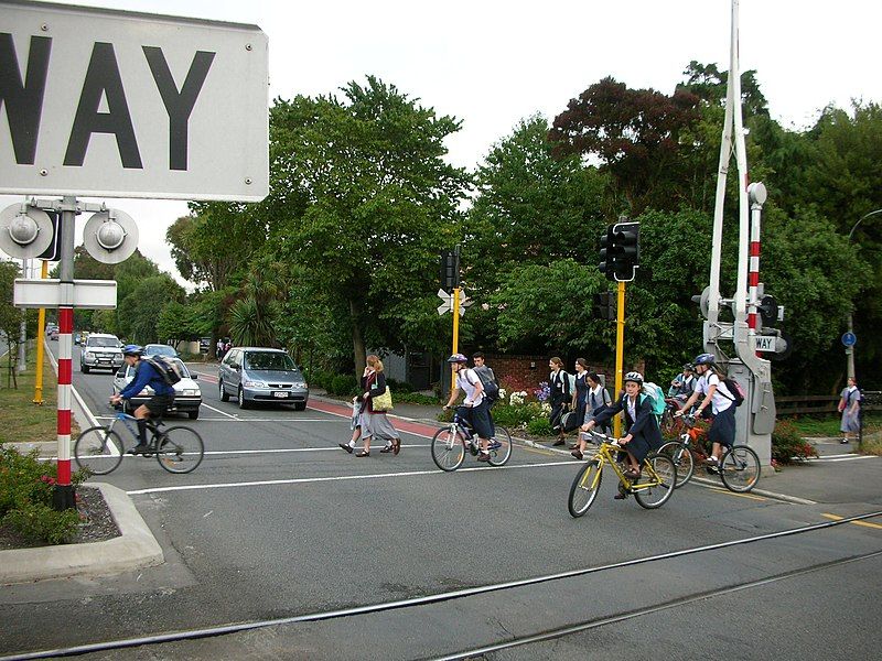 File:Fendalton Road crossing.JPG