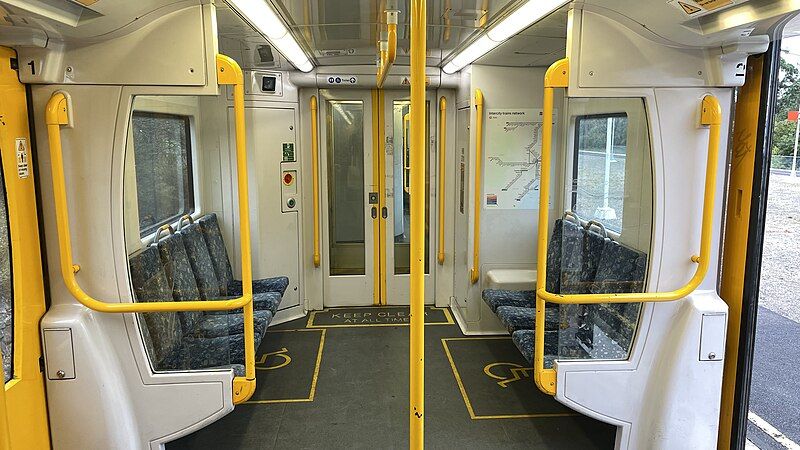 File:Hunter railcar vestibule.jpg