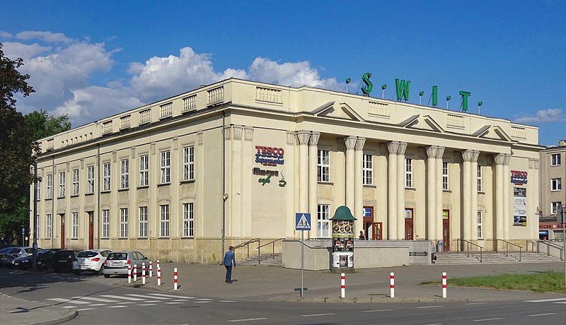 File:KinoŚwit-OsiedleTeatralne-POL, Kraków.jpg