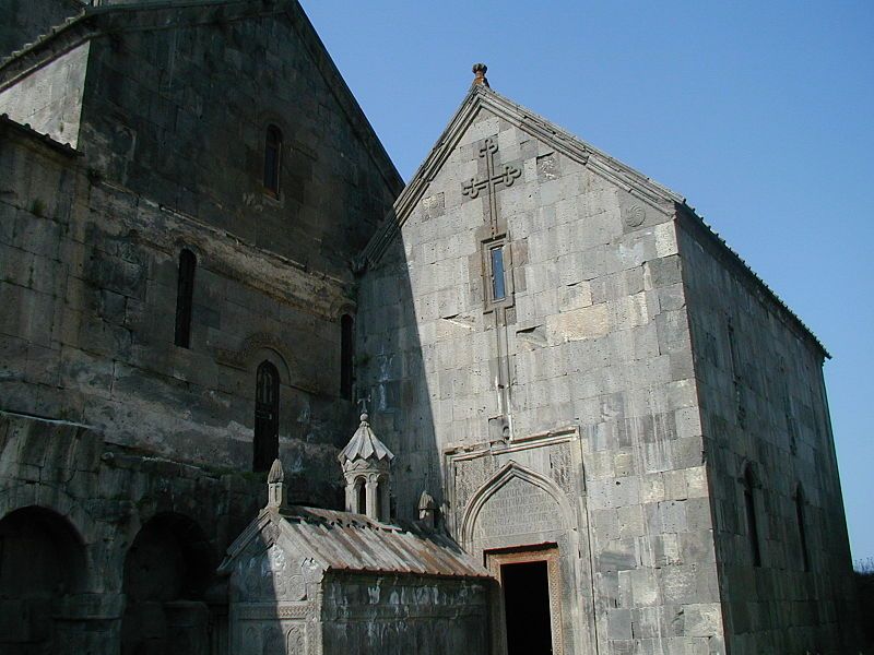 File:Kloster Tatev P1010096.jpg