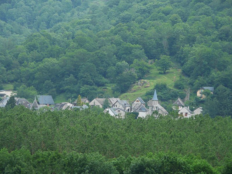 File:Lez village.JPG