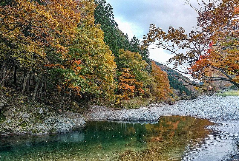 File:Pascal Kiyomi Maze-River.jpg