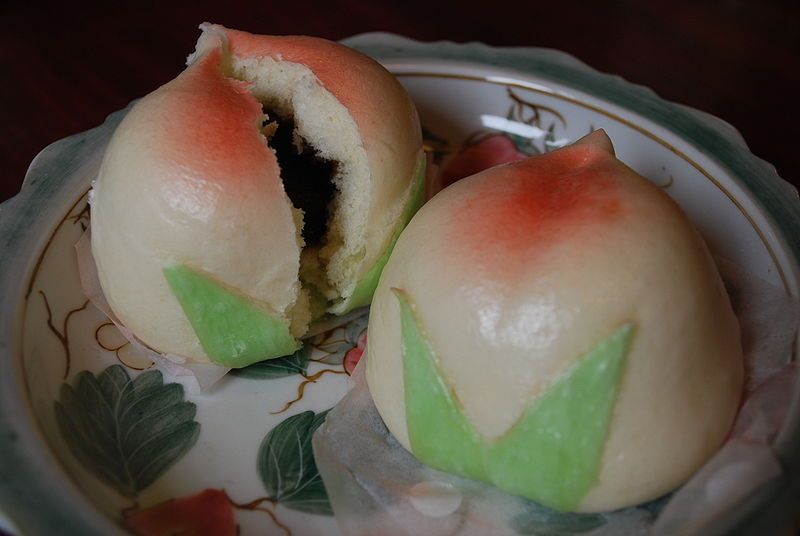 File:Peach steamed bun,Narita-city,Japan.JPG