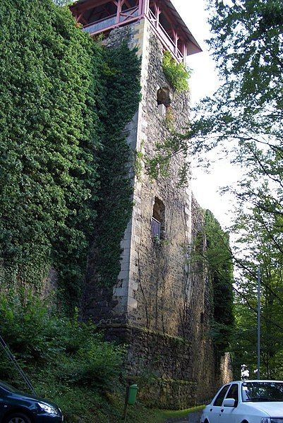 File:Ruine Klöch.jpg