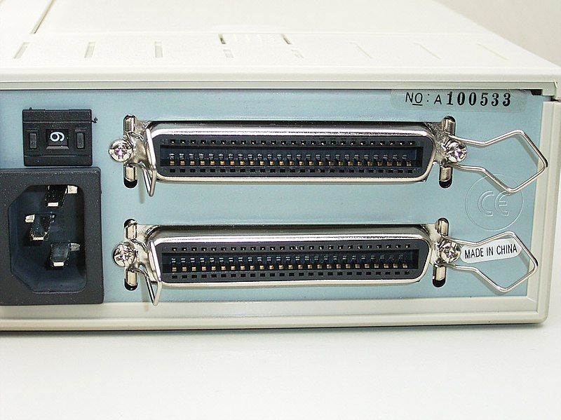 File:Scsi-1 gehaeuse.jpg