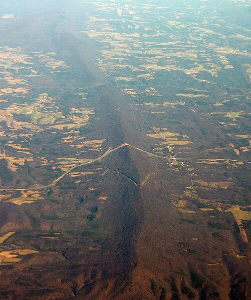 File:Sideling Hill airphoto.jpg