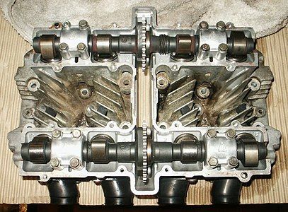 DOHC head for an air-cooled Suzuki GS550 engine