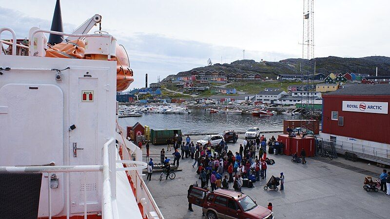 File:Arctic-umiaq-sarfak-ittuk-qaqortoq.jpg