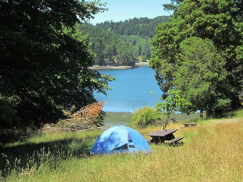 File:Campsite (7604530438).jpg