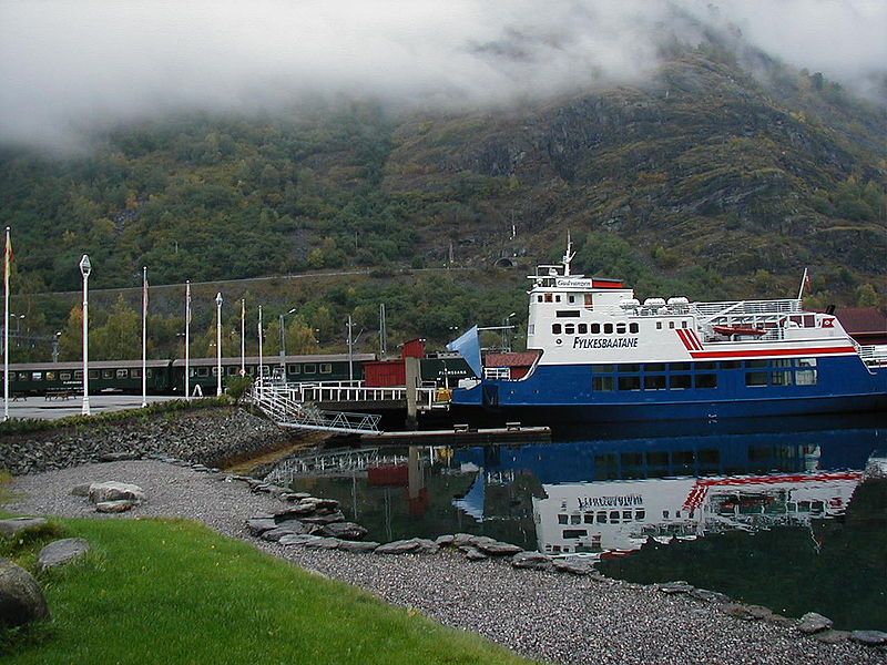 File:Flåm ferjekai.jpg