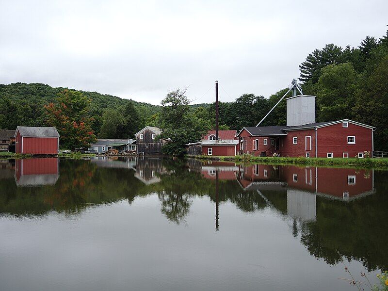 File:HanfordMillsMuseumFromAcrossTheMillPond.JPG