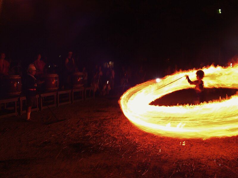 File:Izushi Hi Matsuri.JPG