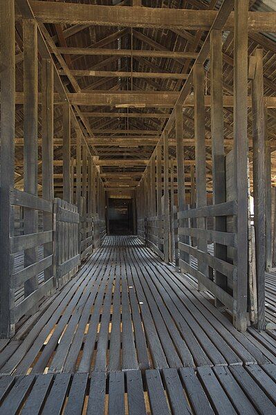 File:Kinchega Woolshed (10641718584).jpg