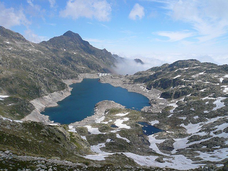 File:Lac de Migouelou.JPG