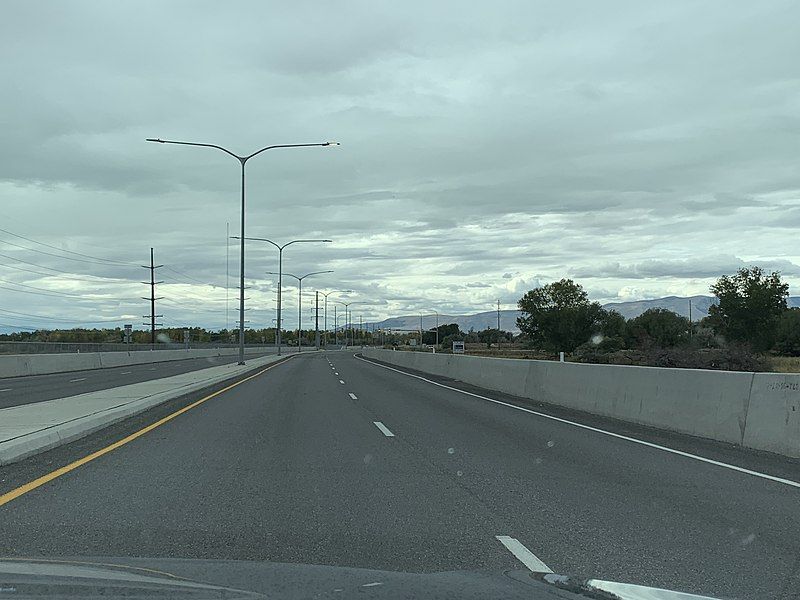 File:Lakeview Parkway (44303585525).jpg