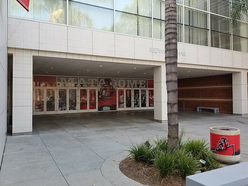 File:Matadome (CSUN).jpg