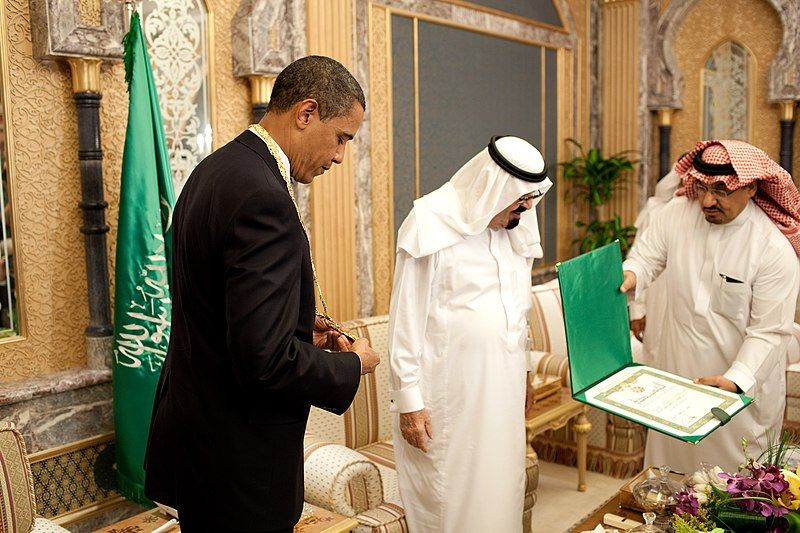 File:ObamaSaudiOrderofMerit.jpg