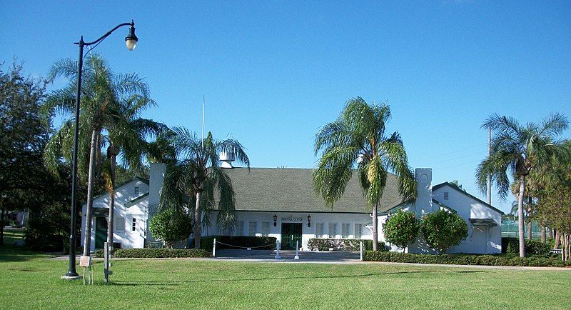 File:OldVeroBeachCommunityBuilding.jpg