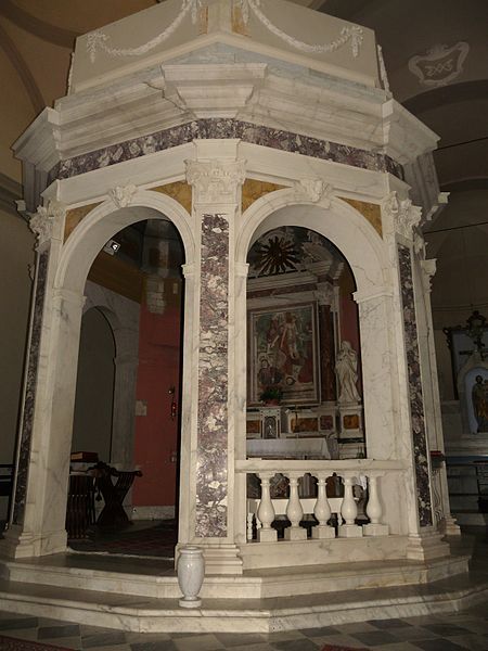 File:Ortonovo-santuario del Mirteto3.jpg