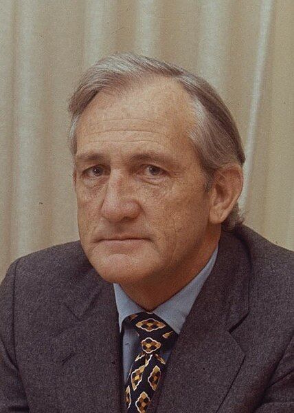 File:Tom Uren 1973.jpg