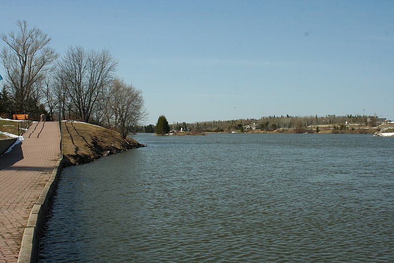 File:Wabigoon river.JPG