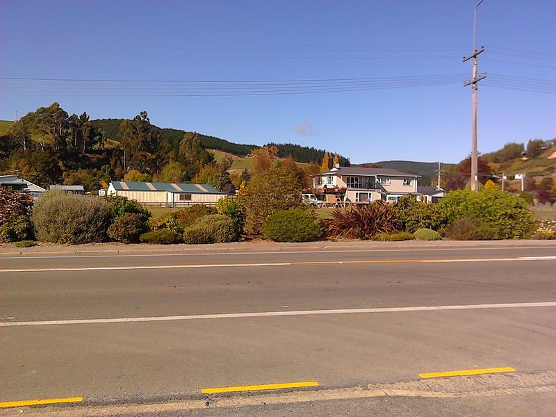 File:Waihola houses.jpg