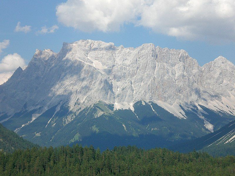 File:Zugspitze-Schneefernerkpf1.jpg