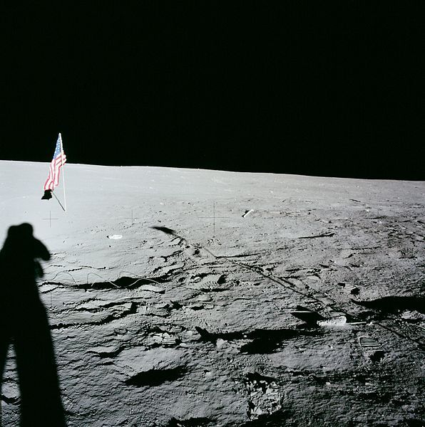 File:Apollo 12 AS12-46-6753.jpg