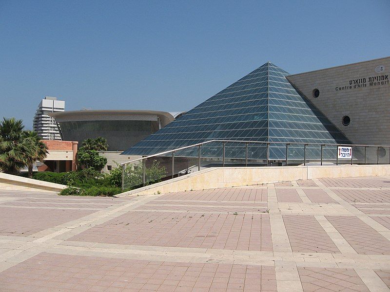 File:Ashdod Monart2.JPG