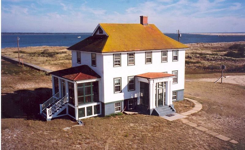 File:AssateagueBeachCoastGuardStation.jpg