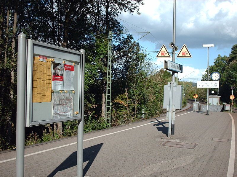 File:Bahnhof Kettwig Stausee.jpg