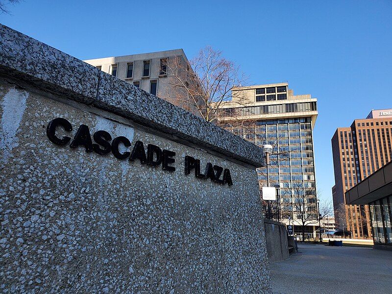 File:Cascade Plaza Plaque.jpg