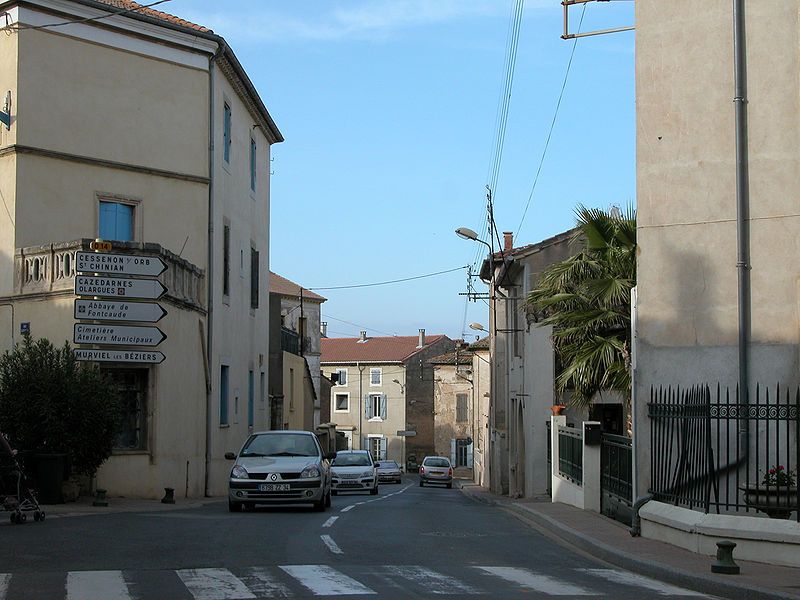 File:Cazouls rue2.jpg