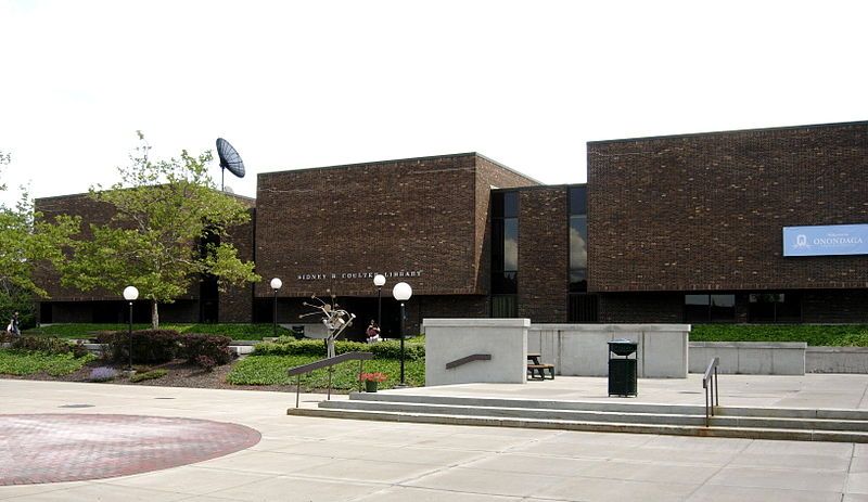 File:Coulter Library Building.JPG