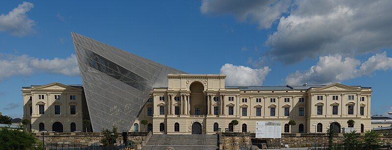 File:Dresden-MHM-Baustelle.jpg