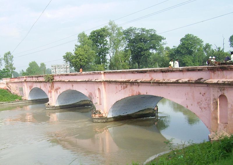 File:GangesCanalRoorkee2008.jpg