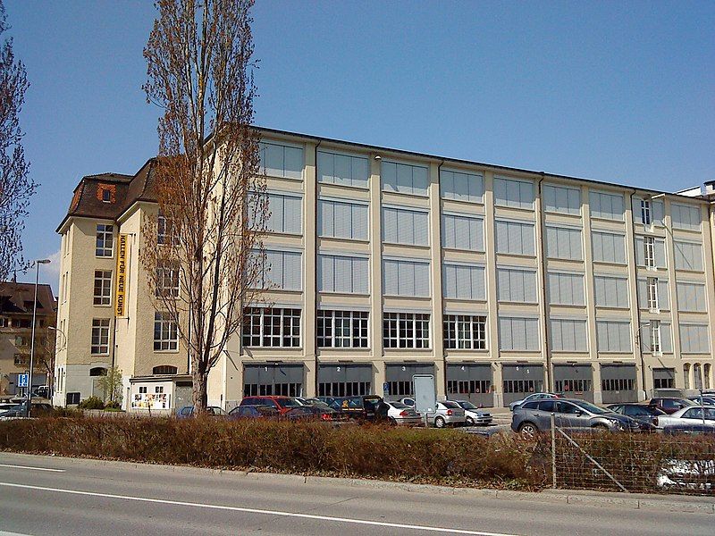 File:Hallen-für-neue-Kunst.JPG